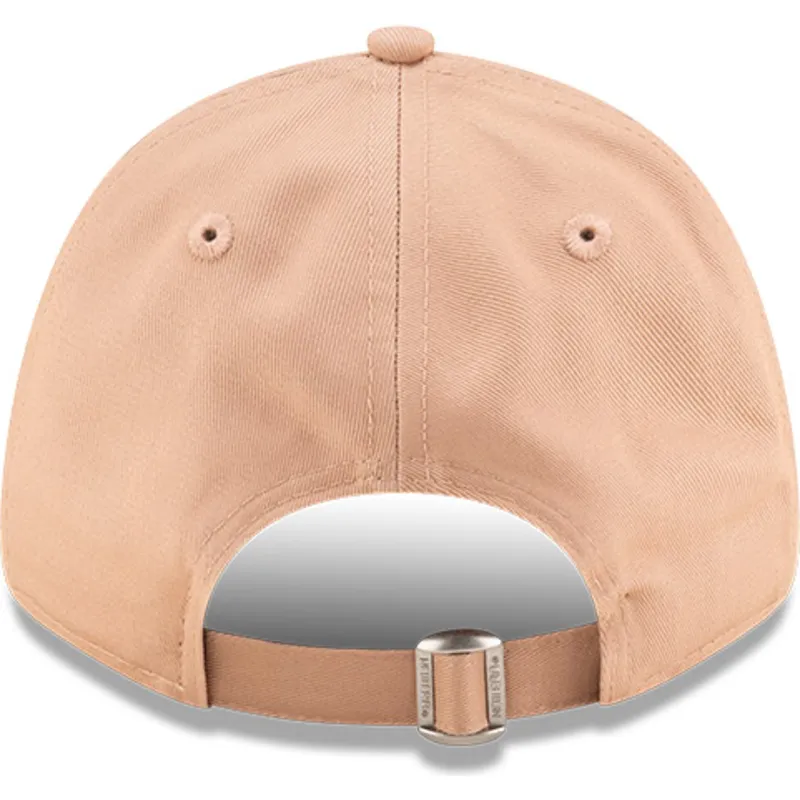 mutzen-gebogen-beige-verstellbares-band-9forty-seasonal-der-mclaren-racing-formula-1-von-new-era