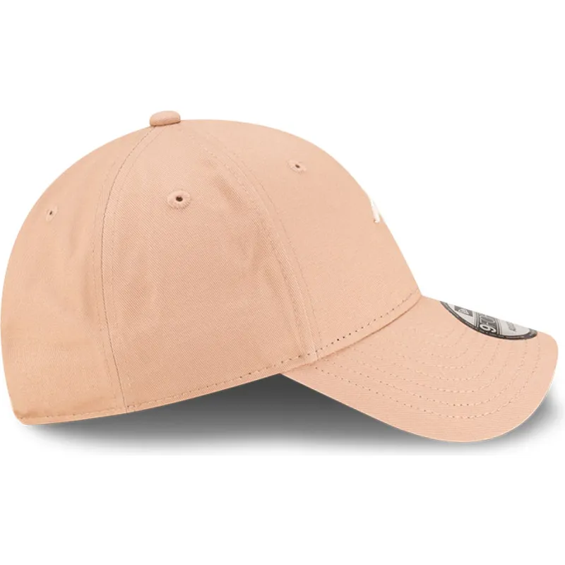 mutzen-gebogen-beige-verstellbares-band-9forty-seasonal-der-mclaren-racing-formula-1-von-new-era