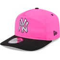 rosa-und-schwarze-snapback-golferkappe-mit-gebogenem-schirm-und-chrome-logo-der-new-york-yankees-mlb-von-new-era