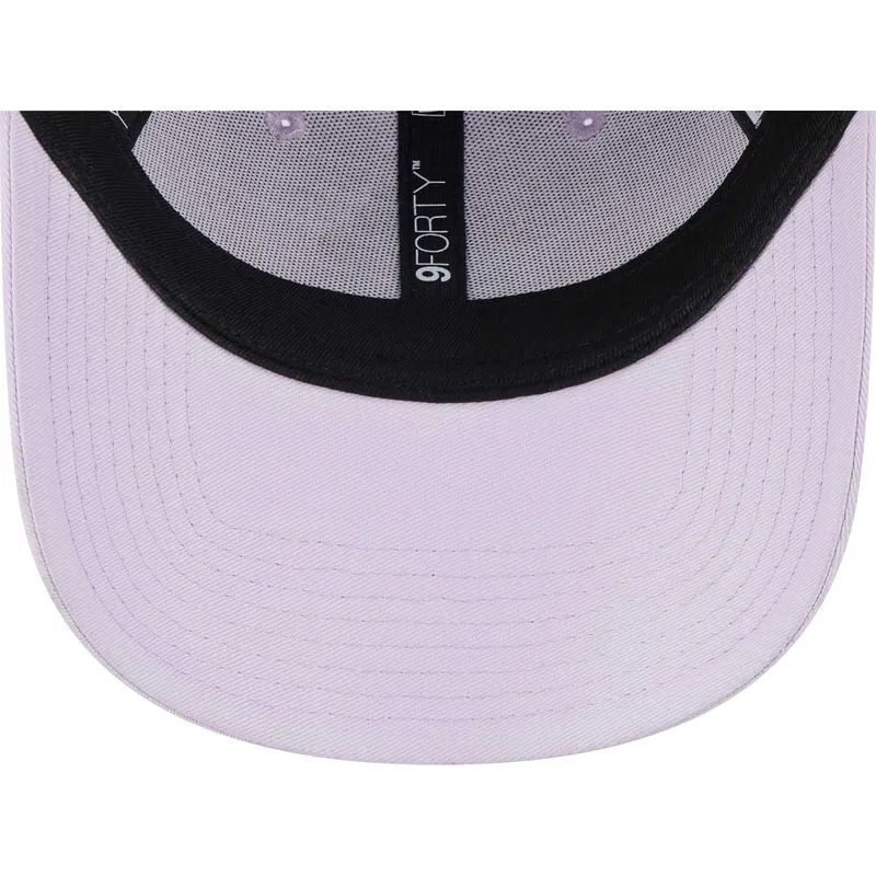 violette-verstellbare-curved-cap-mit-violettem-logo-fur-damen-9forty-league-essential-der-new-york-yankees-mlb-von-new-era