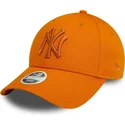 mutzen-gebogen-orange-verstellbares-band-9forty-league-essential-der-new-york-yankees-mlb-von-new-era