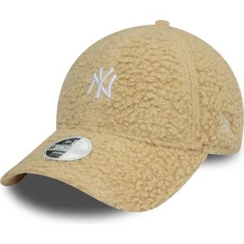 Beige verstellbare Curved Cap für Damen 9FORTY Borg der New York Yankees MLB von New Era
