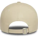 beige-verstellbare-damenkappe-mit-gebogenem-schirm-und-beigem-logo-9forty-midi-pu-der-new-york-yankees-mlb-von-new-era