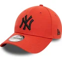 new-era-39thirty-league-essential-new-york-yankees-mlb-orange-gebogener-fit-kappe-mit-schwarzem-logo