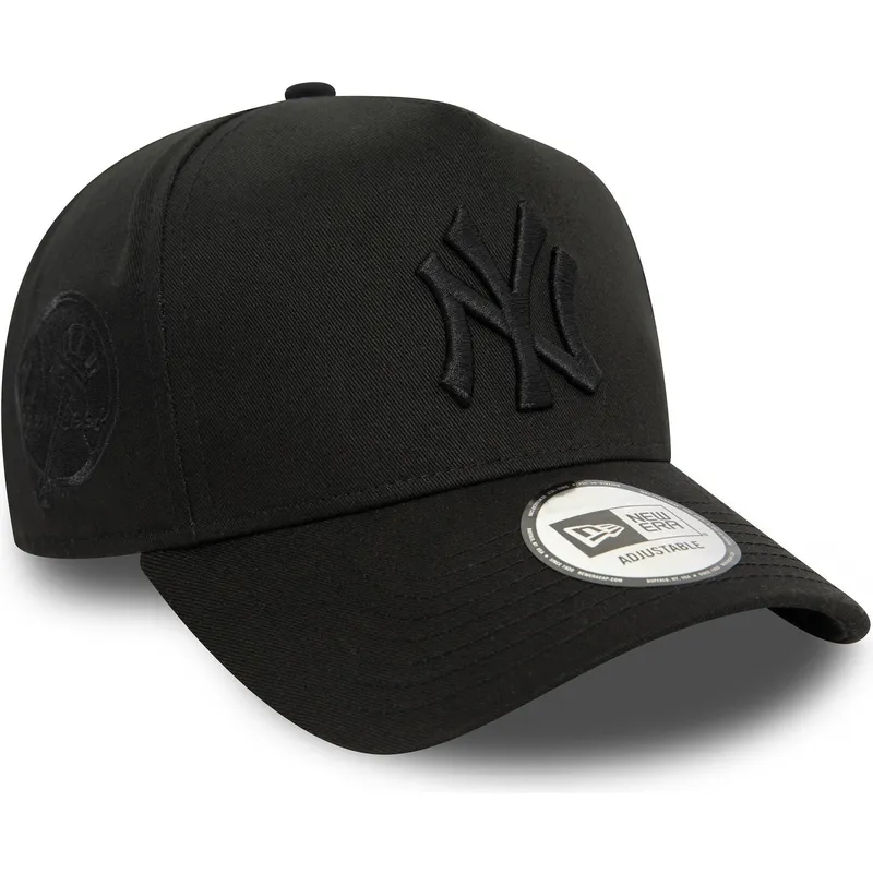schwarze-9forty-e-frame-monochrome-snapback-kappe-mit-gebogenem-schirm-und-schwarzem-logo-der-new-york-yankees-mlb-von-new-era