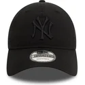 schwarze-verstellbare-kappe-mit-gebogenem-schirm-und-schwarzem-logo-9twenty-washed-der-new-york-yankees-mlb-von-new-era