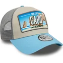 9forty-a-frame-license-plate-trucker-cap-beige-und-blau-von-cabo-stadte-und-strande-von-new-era