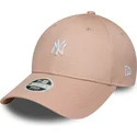 verstellbare-rosa-damenkappe-mit-gebogenem-schirm-9forty-mini-logo-der-new-york-yankees-mlb-von-new-era
