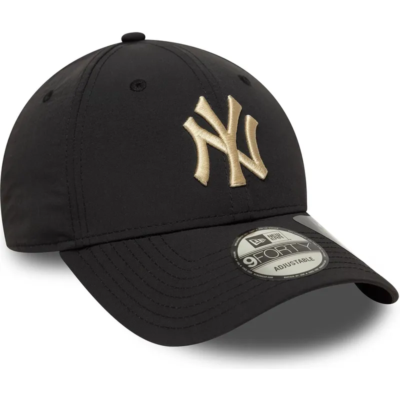 schwarze-verstellbare-curved-cap-mit-beigem-logo-9forty-recycled-der-new-york-yankees-mlb-von-new-era