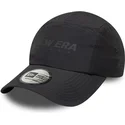 new-era-verstellbare-schwarze-curved-runner-tech-kappe