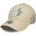 verstellbare-beige-damen-cap-mit-gebogenem-schirm-9forty-floral-icon-los-angeles-dodgers-mlb-von-new-era