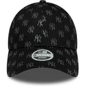 schwarze-gebogene-verstellbare-damenkappe-9forty-monogram-der-new-york-yankees-mlb-von-new-era