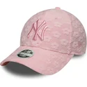 verstellbare-rosa-damen-cap-mit-gebogenem-schirm-9forty-floral-towelling-der-new-york-yankees-mlb-von-new-era