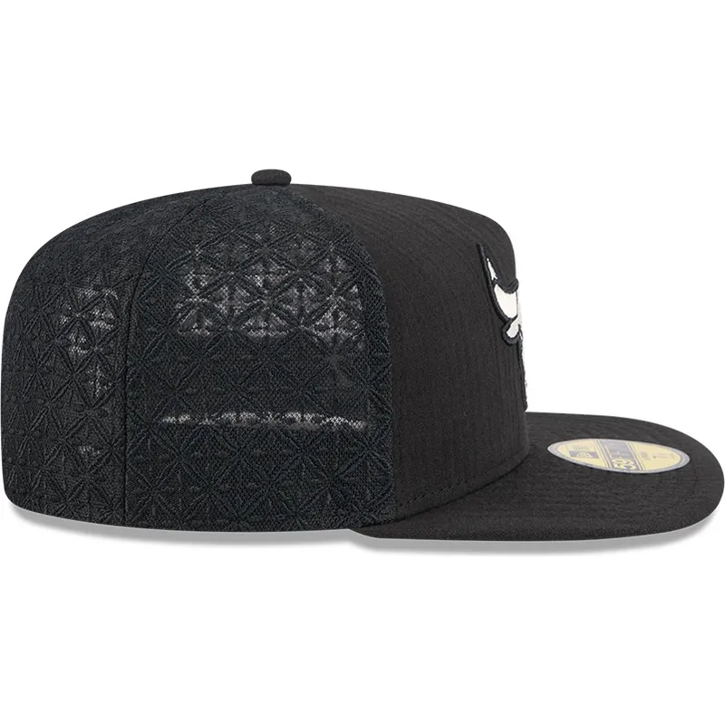schwarze-enganliegende-flat-cap-59fifty-day-a-frame-der-chicago-bulls-nba-von-new-era