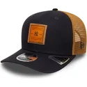 trucker-cap-marineblau-und-braun-9seventy-stretch-snap-debossed-logo-new-york-yankees-mlb-von-new-era