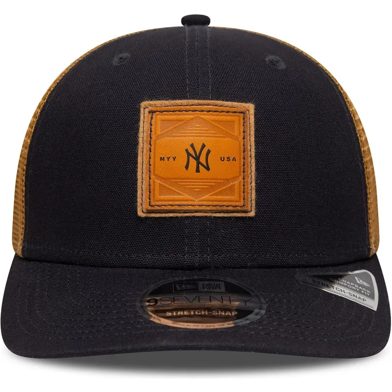 marineblaue-und-braune-trucker-kappe-9seventy-stretch-snap-debossed-logo-der-new-york-yankees-mlb-von-new-era