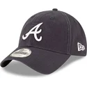 verstellbare-9twenty-core-classic-kappe-in-marineblau-von-den-atlanta-braves-mlb-von-new-era