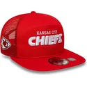rote-flache-trucker-kappe-golfer-international-series-games-2024-der-kansas-city-chiefs-nfl-von-new-era