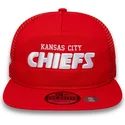 rote-flache-trucker-kappe-golfer-international-series-games-2024-der-kansas-city-chiefs-nfl-von-new-era