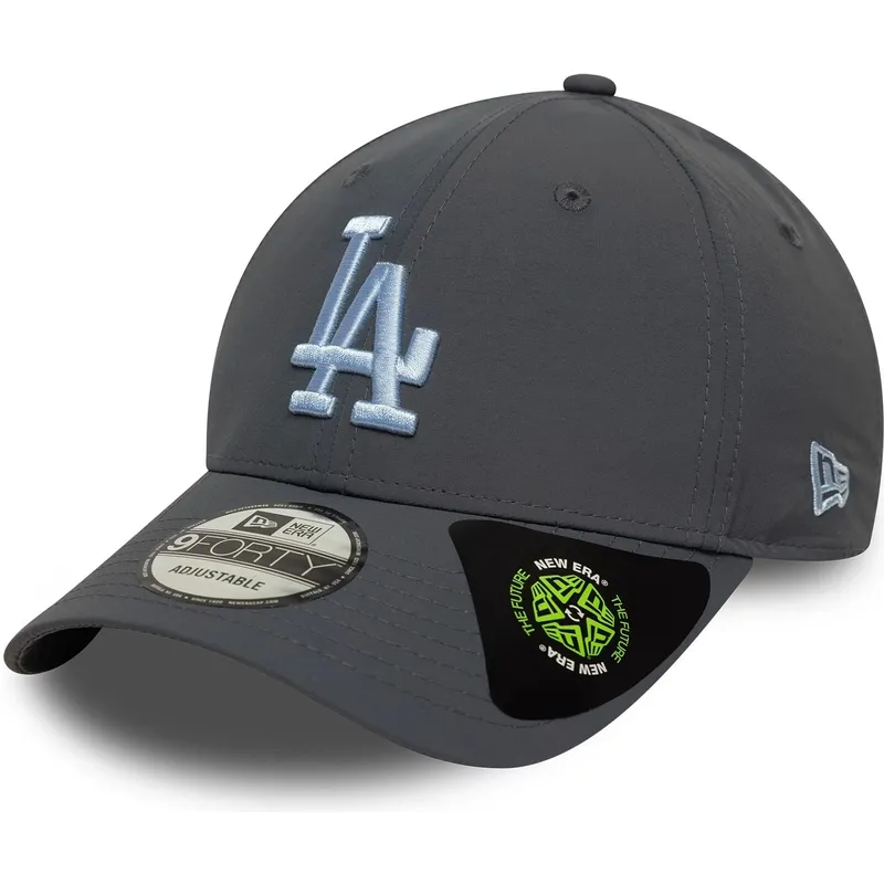verstellbare-graue-9forty-kappe-mit-gebogenem-schirm-und-blauem-los-angeles-dodgers-logo-aus-recyceltem-material-von-new-era-mlb