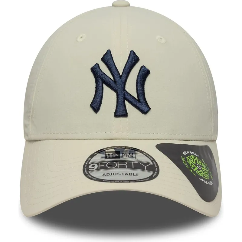 beige-verstellbare-curved-cap-mit-marineblauem-logo-9forty-recycled-der-new-york-yankees-mlb-von-new-era