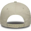 beige-snapback-kappe-mit-gebogenem-schirm-und-beigem-logo-e-frame-tonal-outline-der-los-angeles-lakers-nba-von-new-era