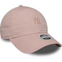 verstellbare-rosa-damenkappe-mit-gebogenem-schirm-und-rosa-logo-9twenty-mini-washed-der-new-york-yankees-mlb-von-new-era