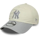 beige-und-graue-verstellbare-damenkappe-9twenty-world-series-cooperstown-new-york-yankees-mlb-von-new-era