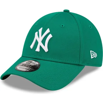 New Era 9FORTY League Essential New York Yankees MLB grüne verstellbare Damenkappe mit gebogenem Schirm
