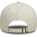 beige-verstellbare-curved-cap-9forty-badge-von-new-era