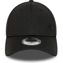 schwarze-snapback-cap-mit-gebogenem-schirm-und-schwarzem-logo-9forty-flawless-mesh-der-new-york-yankees-mlb-von-new-era