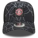 schwarze-trucker-cap-a-frame-all-over-print-von-manchester-united-football-club-premier-league-von-new-era