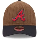 verstellbare-braun-und-marineblau-gebogene-kappe-9twenty-a-frame-wool-pinstripe-der-atlanta-braves-mlb-von-new-era