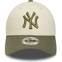 verstellbare-beige-grune-9forty-side-patch-kappe-der-new-york-yankees-mlb-von-new-era