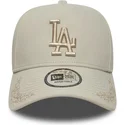 beige-gebogener-snapback-cap-mit-logo-beige-9forty-e-frame-tonal-icon-von-los-angeles-dodgers-mlb-von-new-era