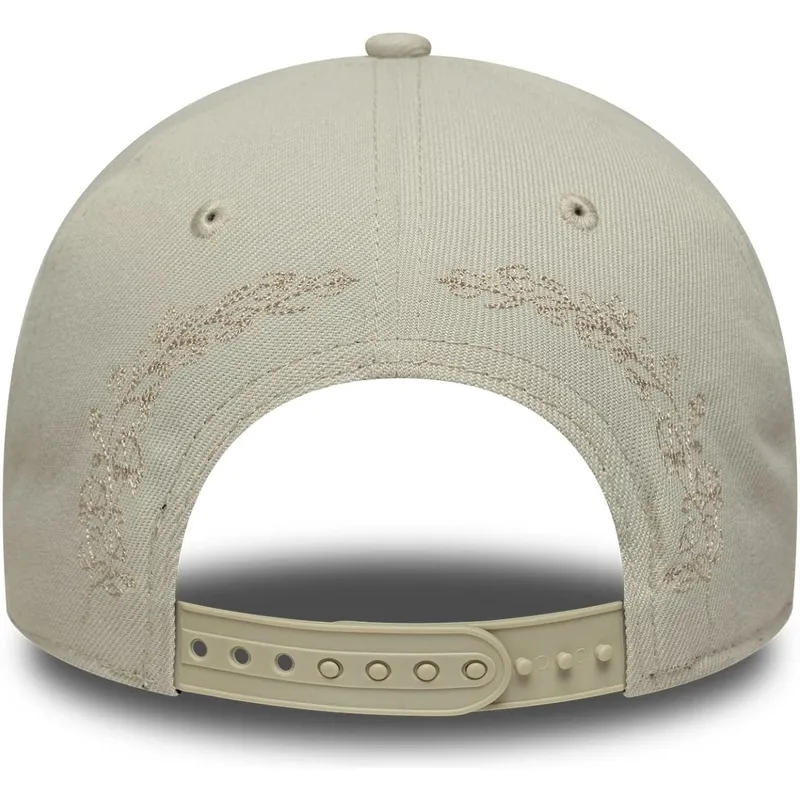beige-gebogene-snapback-kappe-mit-beigem-logo-9forty-e-frame-tonal-icon-der-los-angeles-dodgers-mlb-von-new-era