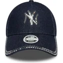 marineblaue-gebogene-verstellbare-damenkappe-9forty-sequin-denim-der-new-york-yankees-mlb-von-new-era