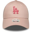 rosa-verstellbare-curved-cap-fur-damen-mit-rosa-logo-9forty-league-essential-der-los-angeles-dodgers-mlb-von-new-era