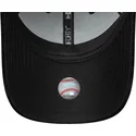 verstellbare-schwarze-damenkappe-mit-gebogenem-schirm-und-gelbem-logo-9forty-leo-velour-metallic-der-new-york-yankees-mlb-von-ne
