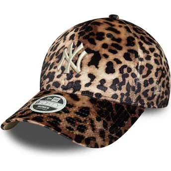Verstellbare Damenkappe 9FORTY Leo Velour mit gebogenem Schirm im Leopardenmuster von New York Yankees MLB von New Era