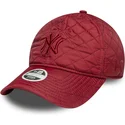 rote-verstellbare-curved-cap-fur-damen-mit-rotem-logo-9twenty-padded-der-new-york-yankees-mlb-von-new-era