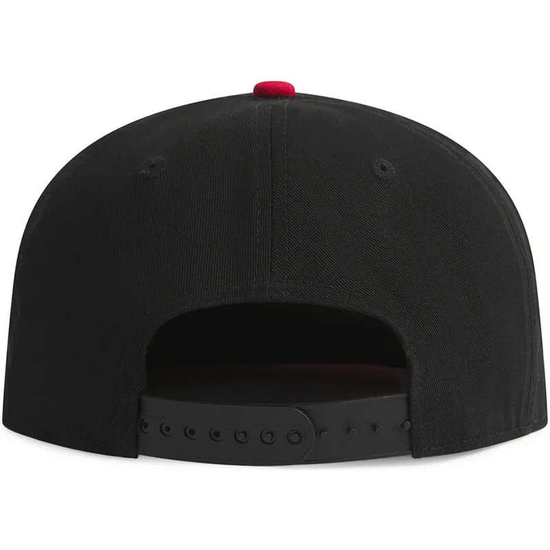 schwarze-und-rote-flache-snapback-kappe-graffiti-logo-von-and1