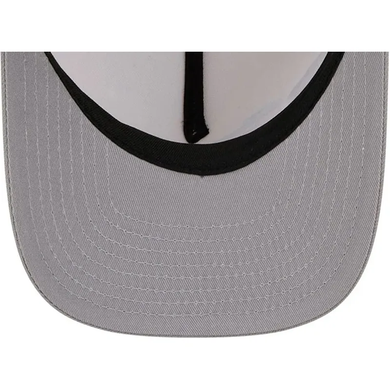 beige-und-graue-gebogene-snapback-kappe-9fifty-a-frame-precurved-hardwood-classics-der-san-antonio-spurs-nba-von-new-era