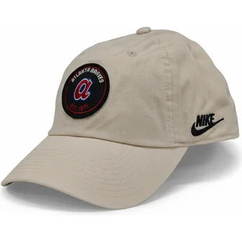 Verstellbare beigefarbene Kappe Club Unstructured Organic Cotton der Atlanta Braves MLB von Nike