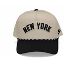 beige-und-schwarze-gebogene-snapback-kappe-rise-structured-der-new-york-yankees-mlb-von-nike