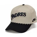 beige-und-schwarze-gebogene-snapback-kappe-rise-structured-der-san-diego-padres-mlb-von-nike
