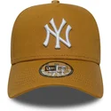 braune-gebogene-snapback-kappe-9forty-e-frame-league-essential-der-new-york-yankees-mlb-von-new-era