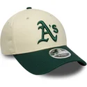 beige-und-grune-gebogene-snapback-kappe-9forty-m-crown-von-oakland-athletics-mlb-von-new-era