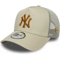 beige-trucker-cap-mit-braunem-logo-a-frame-league-essential-der-new-york-yankees-mlb-von-new-era