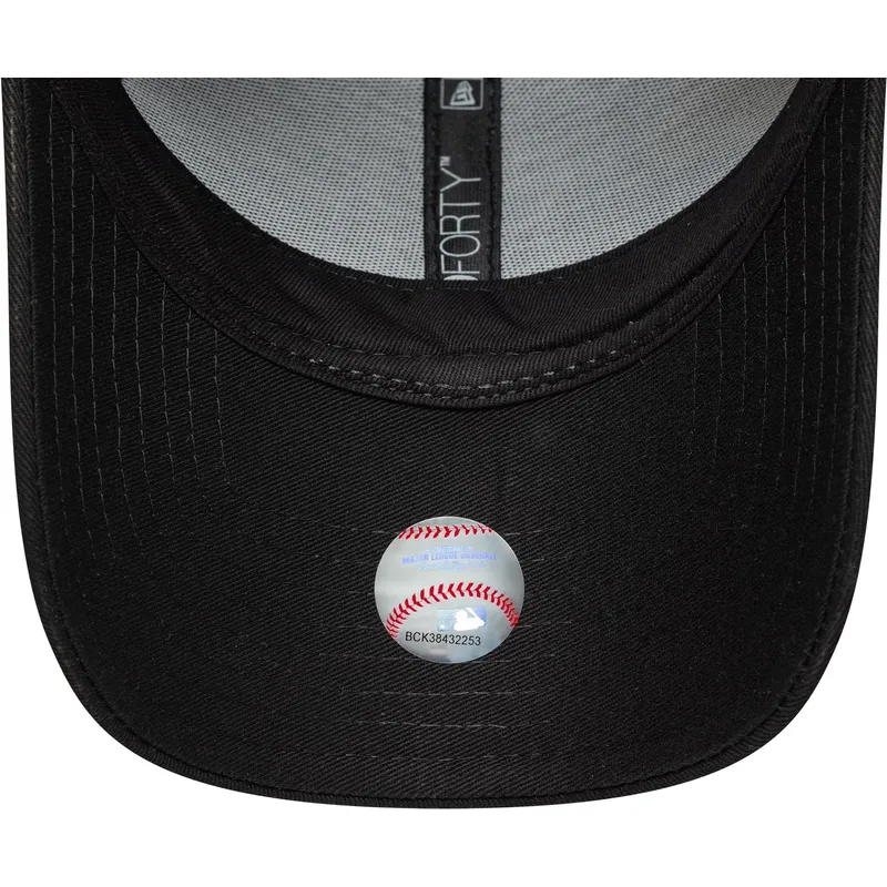 schwarze-verstellbare-curved-cap-mit-schwarzem-logo-fur-damen-9forty-bow-back-der-new-york-yankees-mlb-von-new-era